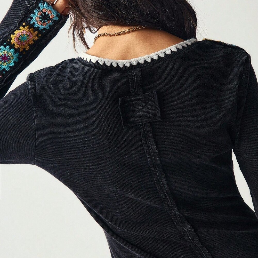 Black Casual Women's V-Neck Long Sleeve Crochet Patchwork T-Shirt - Picture 3 of 8